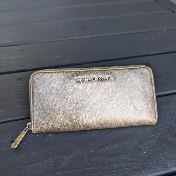 Michael Kors - Picture 1 of 9